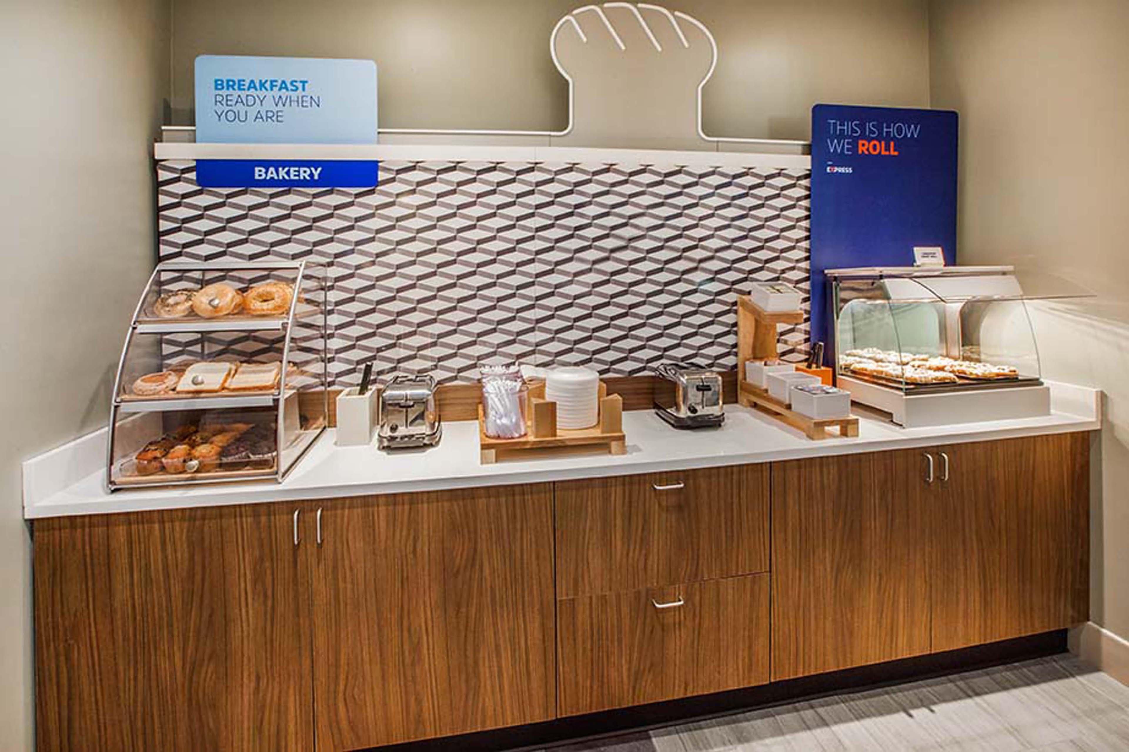 Holiday Inn Express Hotel & Suites Vineland Millville By Ihg Eksteriør billede